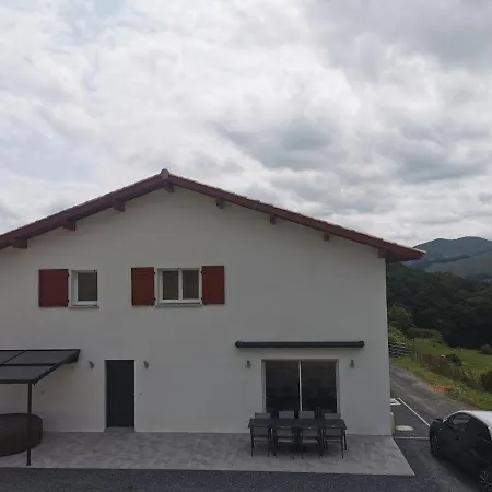 Maison Mitoyenne Au Coeur Du Pays Basque
